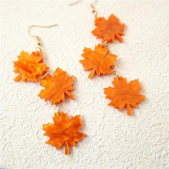 Autumn Style Long Maple Leaf Acrylic Long Earrings Retro Beautiful Ear Jewelry - Picture 3 of 6